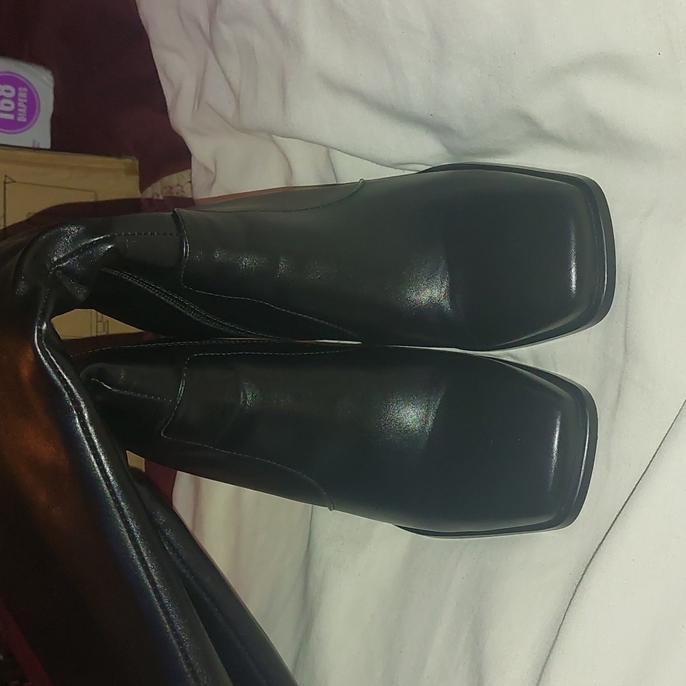 High heel boots